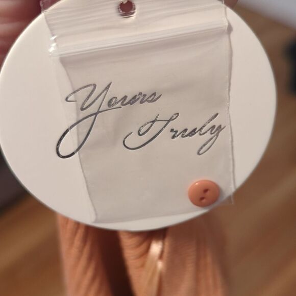 Yours truly boutique peach orange cropped button down sweater NWT - Picture 4 of 4